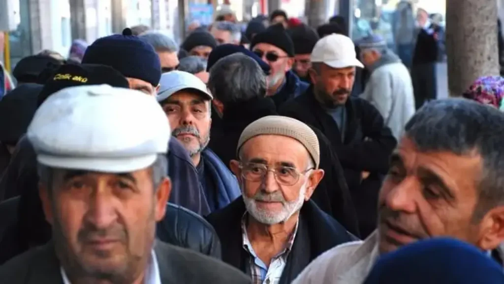 Amerika ve Türkiye arasında sosyal güvenlik primlerini birleştirerek çifte emeklilik hakkı kazanan bireyleri temsil eden huzurlu emeklilik görseli