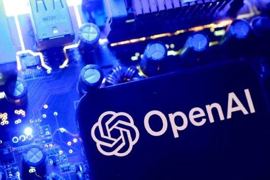 Yapay zeka sistemleri, otonom yazılım algoritmaları ve siber güvenlik sunucu ağı