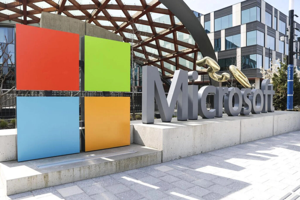 Microsoft Yeşil Kart programı askıya alma kararı ve Trump soruşturması