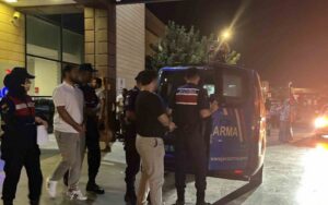 sahte göçmenlik avukatı FBI operasyonu ve vize dolandırıcılığı uyarısı