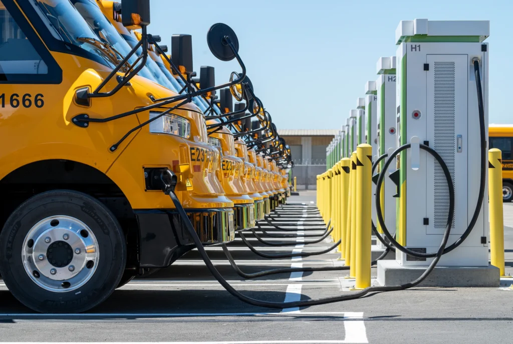 ABD'de filolara dahil edilen elektrikli okul otobüsleri ve şarj altyapısı