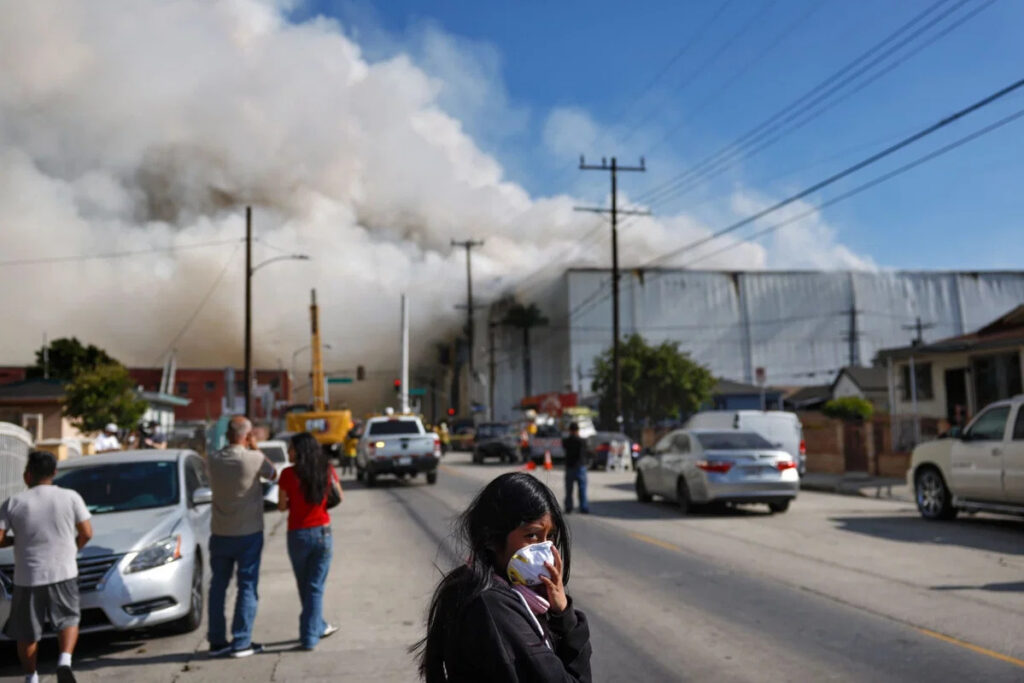 Los Angeles depo yangını Boyle Heights itfaiye müdahalesi