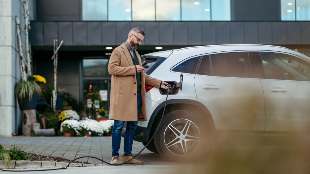 ABD pazarında SUV satışları ve akaryakıt fiyatları grafiği