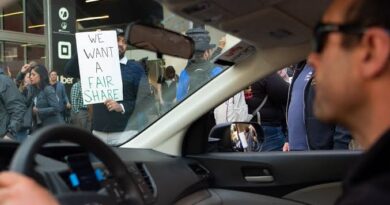 Amerika'da Uber ve DoorDash yapan sürücünün araç içi teslimat ve navigasyon ekranı
