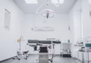 Cerrahide yapay zeka destekli operasyon odası ve robotik cerrahi teknolojisi